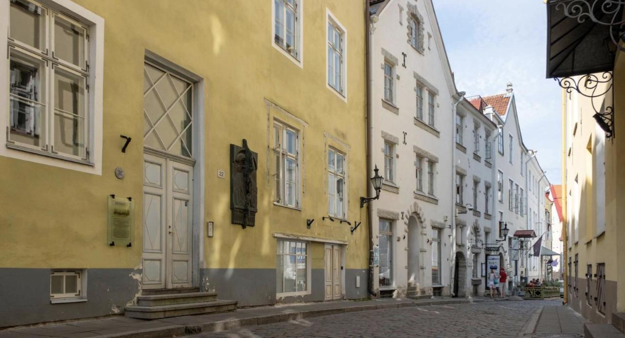 Spacious Studio Apartment In The Heart Of Old Town Tallinn Eksteriør billede